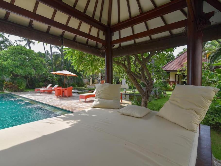 Villa Singkenken Kubutambahan  Luaran gambar