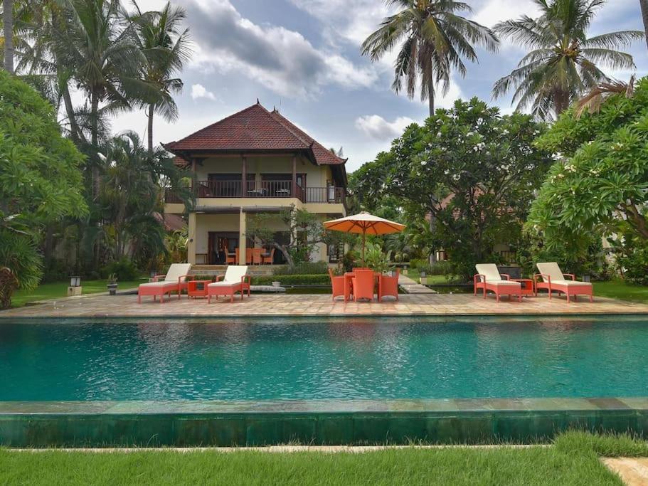 Villa Singkenken Kubutambahan  Luaran gambar