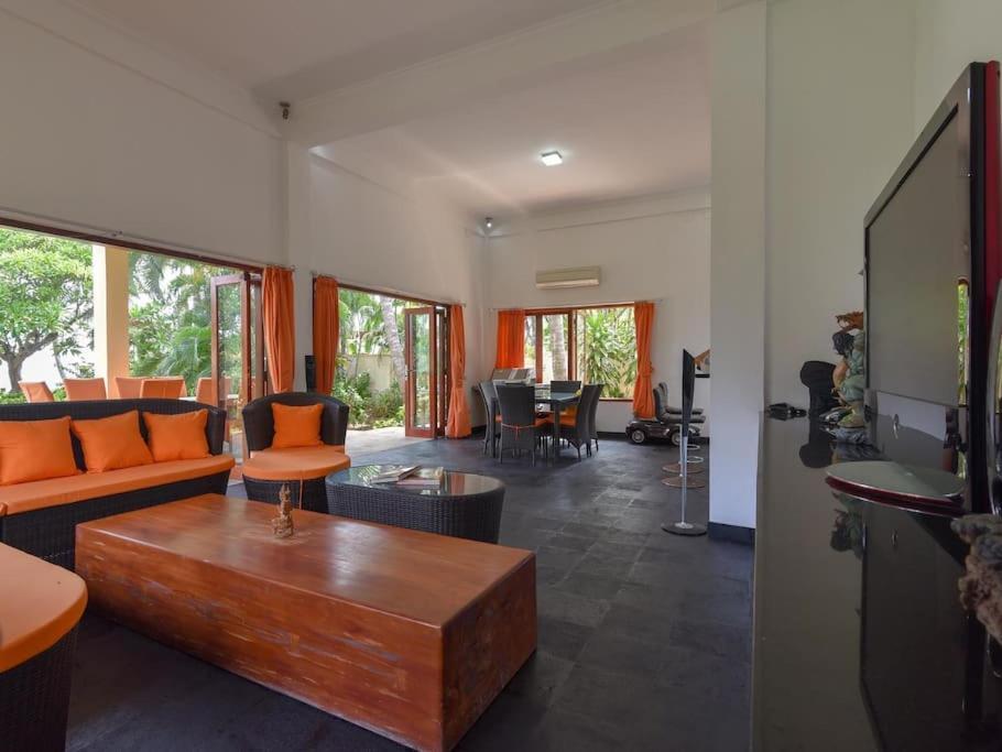 Villa Singkenken Kubutambahan  Luaran gambar