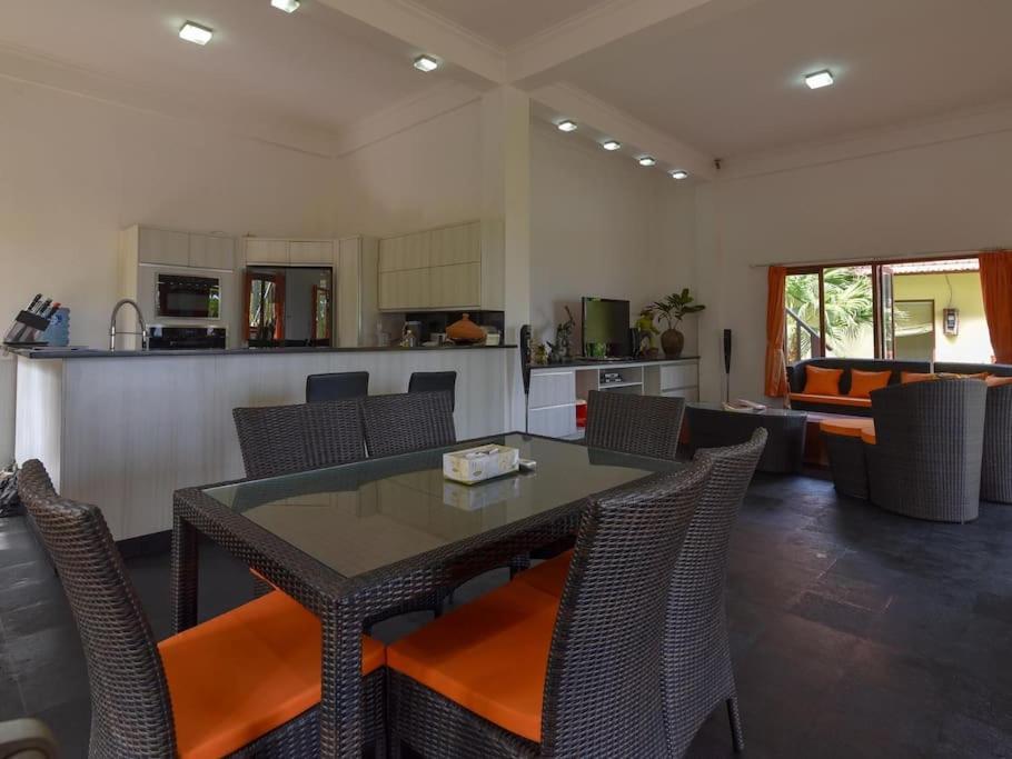 Villa Singkenken Kubutambahan  Luaran gambar